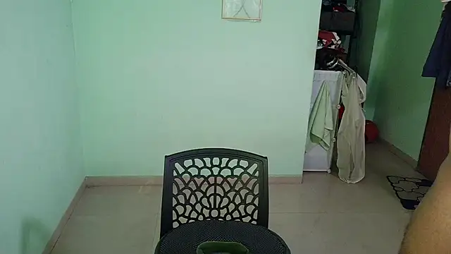 Snapshot of daringcutie chatting on April 2026 06:05:02 PM daringcutie online show from April 2026 06:05:02 PM