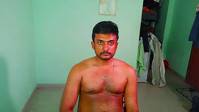 Snapshot of daringcutie chatting on April 2026 07:14:01 AM daringcutie online show from April 2026 07:14:01 AM