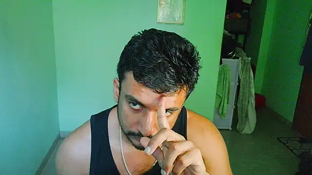 Snapshot of daringcutie chatting on April 2026 07:02:01 AM daringcutie online show from April 2026 07:02:01 AM