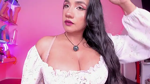 christymilkk online show from November 2025 12:43:02 AM