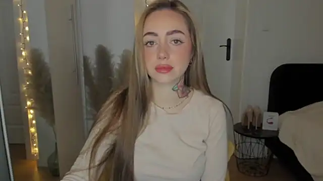 Snapshot of sexyCoralie chatting on January 2026 07:45:01 AM sexyCoralie online show from January 2026 07:45:01 AM