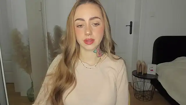 Snapshot of sexyCoralie chatting on February 2026 08:08:02 AM sexyCoralie online show from February 2026 08:08:02 AM