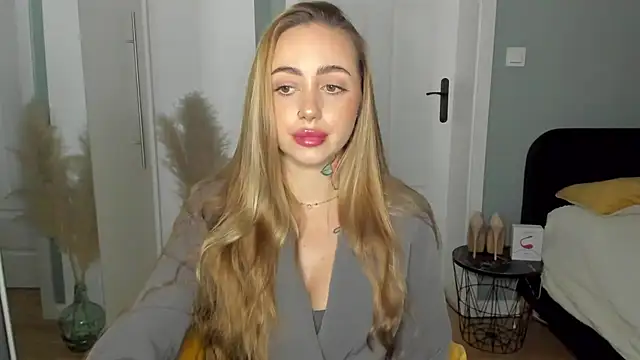 Snapshot of sexyCoralie chatting on March 2026 12:05:01 PM sexyCoralie online show from March 2026 12:05:01 PM