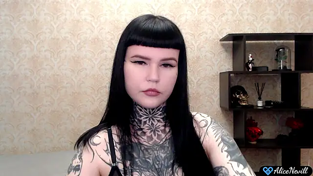 Snapshot of alicenevill chatting on June 2026 01:01:02 PM alicenevill online show from June 2026 01:01:02 PM