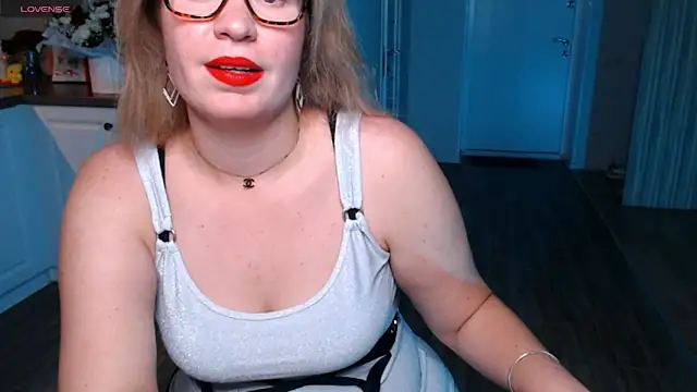 HotTiffani online show from September 2025 03:23:01 PM