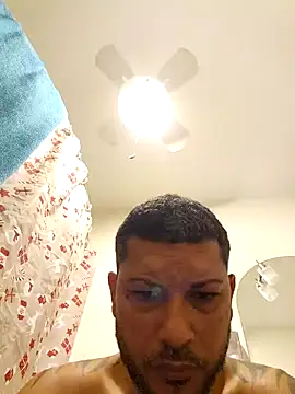 Snapshot of tropikboy chatting on December 2025 09:48:01 AM tropikboy online show from December 2025 09:48:01 AM