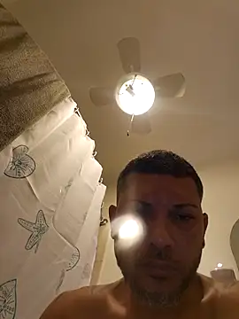 Snapshot of tropikboy chatting on February 2026 09:40:01 AM tropikboy online show from February 2026 09:40:01 AM