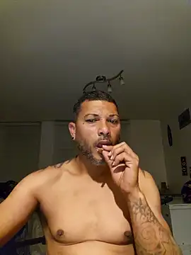 Snapshot of tropikboy chatting on February 2026 01:48:01 AM tropikboy online show from February 2026 01:48:01 AM