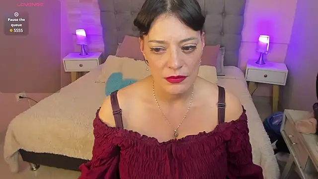  Abril W online show from February 2025 12:25:02 AM