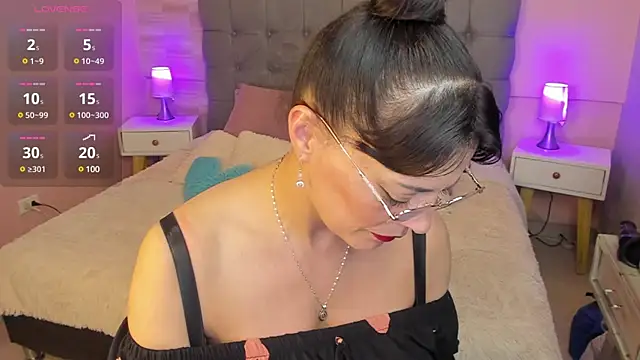  Abril W online show from March 2025 11:49:02 PM