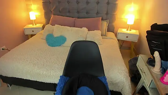  Abril W online show from April 2026 11:20:02 PM