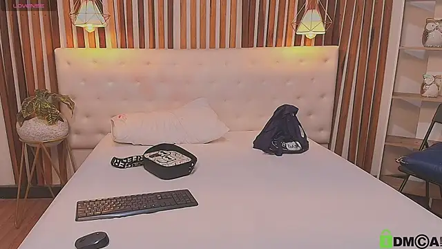 valerie lya online show from April 2026 11:51:02 AM