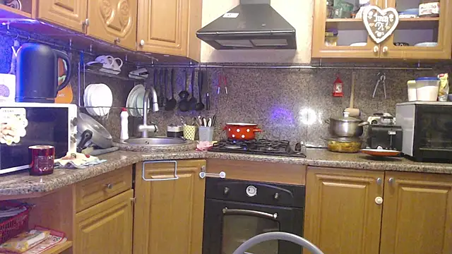 LizaCakes online show from January 2025 06:51:02 PM