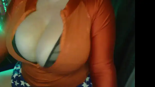 Snapshot of HoneyChambers chatting on July 2026 02:40:01 AM HoneyChambers online show from July 2026 02:40:01 AM