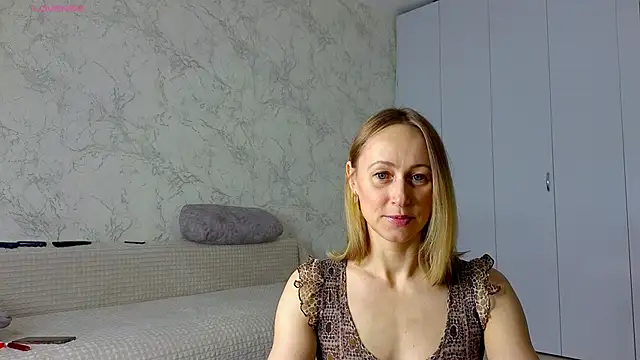 sweeetgirls2021 online show from March 2026 02:50:01 AM