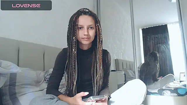 Alisa-w online show from September 2025 01:13:01 PM