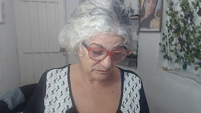 FunnyGrandma online show from September 2025 11:10:02 PM