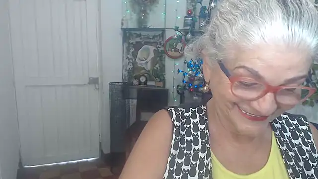 FunnyGrandma online show from December 2025 08:48:01 PM