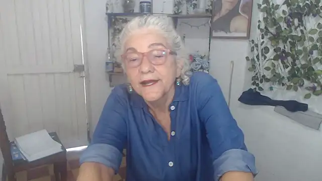 FunnyGrandma online show from January 2026 08:34:01 PM