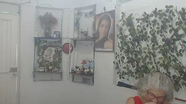 FunnyGrandma online show from February 2026 06:04:01 PM