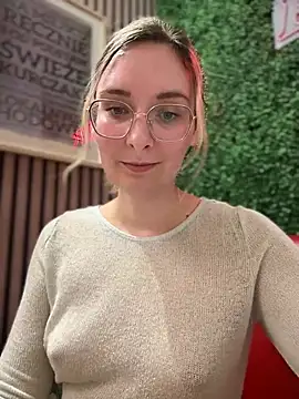 The Snowwhitee online show from March 2025 10:15:01 PM