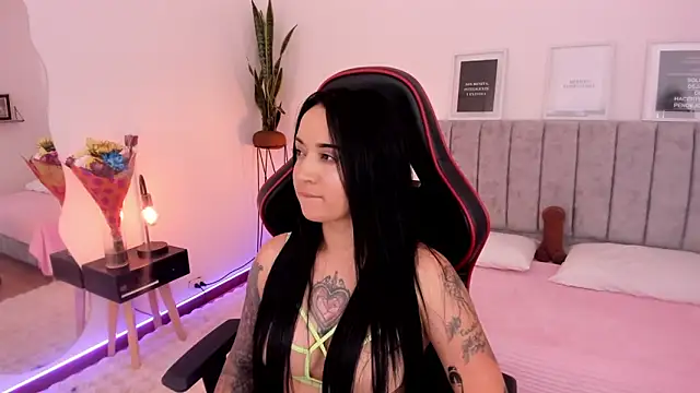 EmmyEvans1 online show from March 2025 07:49:01 PM