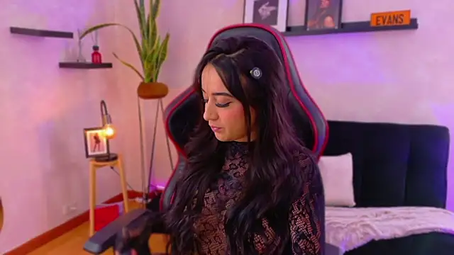 EmmyEvans1 online show from February 2026 07:32:02 PM