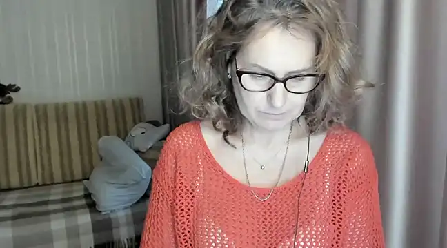 lauraoven online show from February 2025 01:59:02 PM