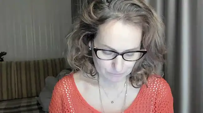 lauraoven online show from February 2025 05:45:01 PM