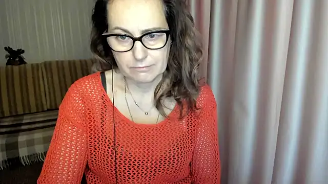 Snapshot of lauraoven chatting on January 2026 09:00:01 AM lauraoven online show from January 2026 09:00:01 AM