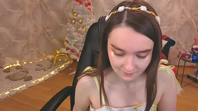 Snapshot of CloudGrace chatting on December 2025 03:13:01 AM CloudGrace online show from December 2025 03:13:01 AM