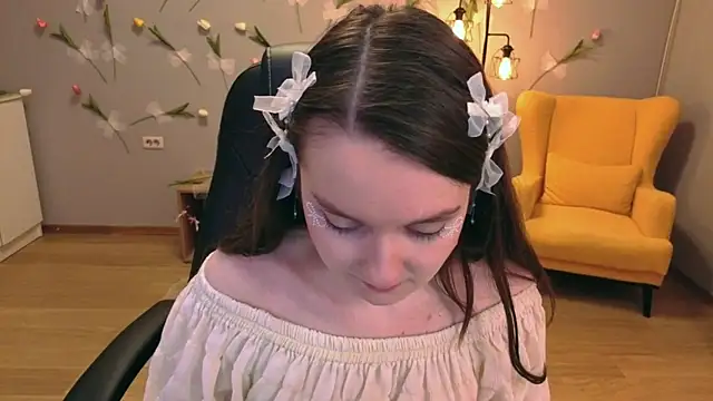 Snapshot of CloudGrace chatting on June 2026 06:18:02 PM CloudGrace online show from June 2026 06:18:02 PM