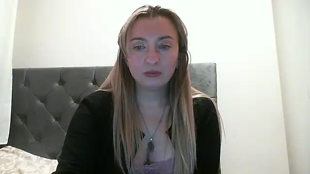 SusanCurt online show from December 2025 06:58:01 PM