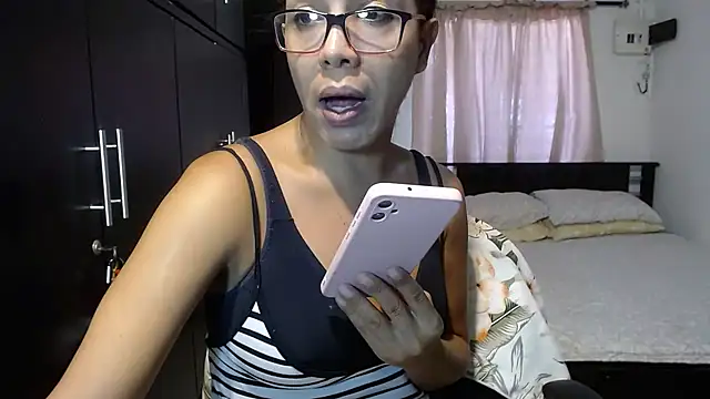 sensual nataliee online show from January 2025 05:52:02 PM