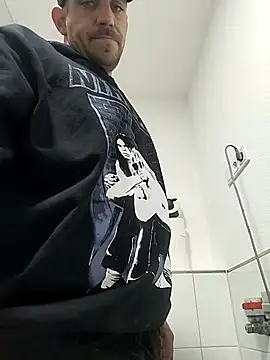 Codymc89 online show from October 2025 05:12:02 PM