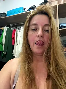 Snapshot of moniquerainx chatting on September 2025 12:59:01 AM moniquerainx online show from September 2025 12:59:01 AM