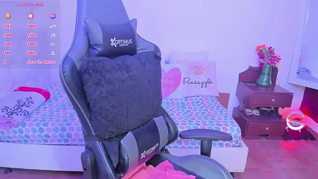 esmeralda milf online show from October 2025 01:42:01 PM