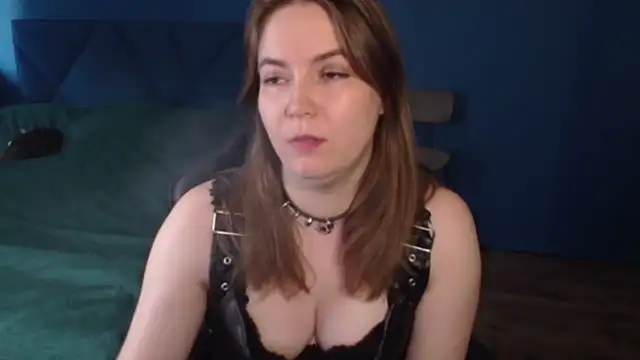 Snapshot of AlessaBlackMoon chatting on June 2026 12:42:02 PM AlessaBlackMoon online show from June 2026 12:42:02 PM