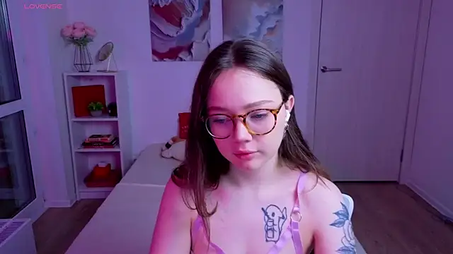 MilenaSaint online show from October 2025 04:24:01 AM