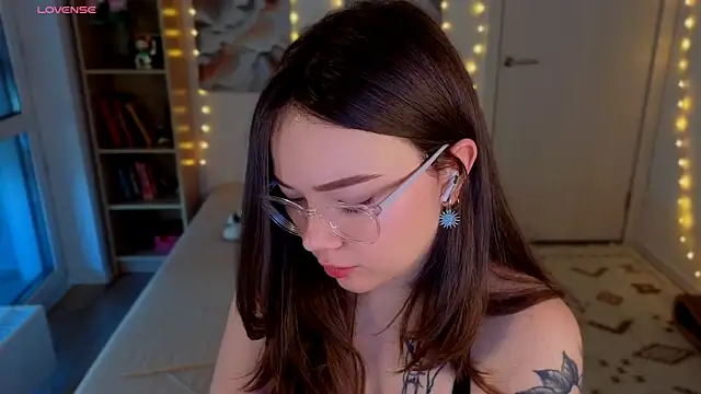 MilenaSaint online show from June 2026 03:56:01 AM