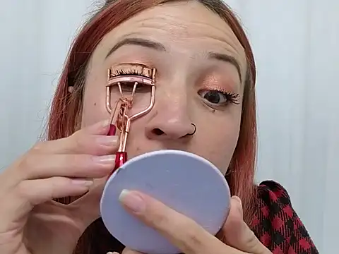 ninaa fox online show from October 2025 04:04:01 PM