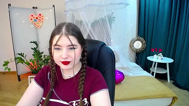 NicoleFoxery online show from February 2025 06:32:02 PM