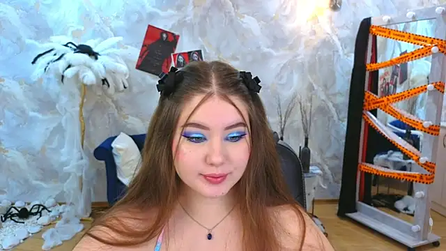 NicoleFoxery online show from November 2025 06:19:01 PM