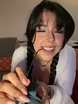 Evie-Luna online show from December 2024 01:04:01 AM