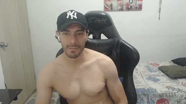 Snapshot of samuelgarcia_ chatting on July 2026 07:00:02 AM samuelgarcia online show from July 2026 07:00:02 AM