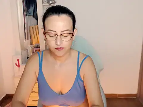 BOREAL MOON online show from May 2026 10:33:02 PM