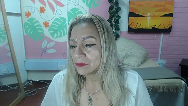 Snapshot of ZAMANTHA chatting on April 2026 05:06:02 PM ZAMANTHA online show from April 2026 05:06:02 PM