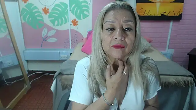 Snapshot of ZAMANTHA chatting on May 2026 03:06:01 PM ZAMANTHA online show from May 2026 03:06:01 PM