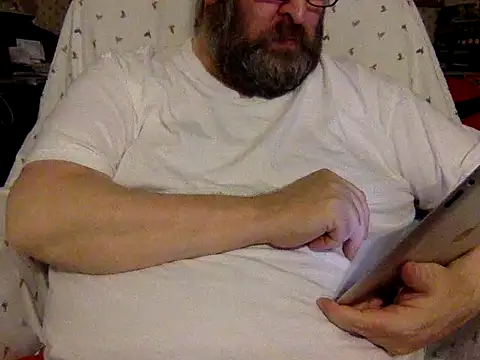 Snapshot of Drwhocares chatting on December 2024 10:41:01 PM Drwhocares online show from December 2024 10:41:01 PM