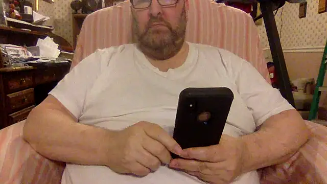 Snapshot of Drwhocares chatting on April 2026 07:58:02 PM Drwhocares online show from April 2026 07:58:02 PM